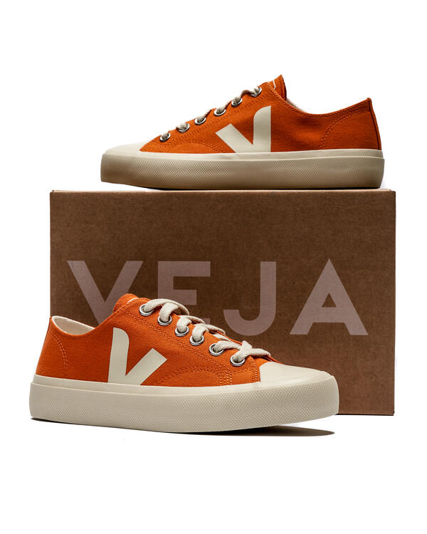 Veja sales wata red